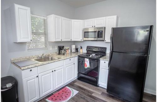 Five Points Apartment | Historic Remodeled 1BR House Steps from Downtown