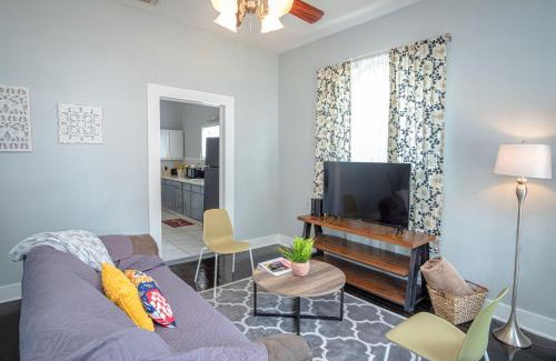 Five Points Apartment | Historic 2BR House Steps from Downtown with Family Amenities