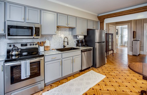 Rochester House | Historic Unit with King Bed & Ocean View Near Attractions