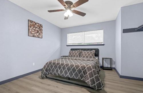 Willow Meadows/Willowbend Area House | Stylish Home Near NRG & Downtown with Free Breakfast