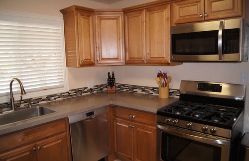 Kanab House | Beautiful Remodeled Retreat with Mountain Views & Amenities