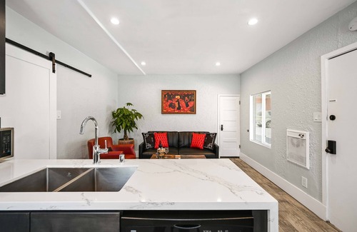 Alamitos Beach Apartment | Modern Retreat, Steps from the Beach with Pet-Friendly Perks