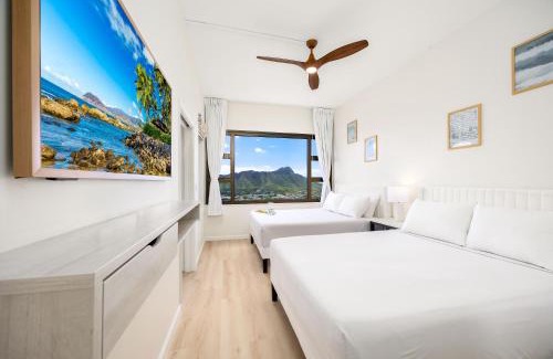 Waikiki Apartment | Remodeled Penthouse with Ocean & Diamond Head Views