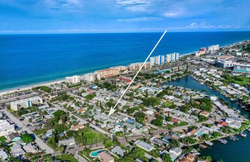 Madeira Beach Apartment | Pet-Friendly Park Shore Suites: Steps to the Beach!