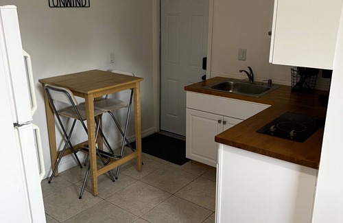 Union Park Apartment | Exceptional Centrally Located Studio with Kitchen Amenities
