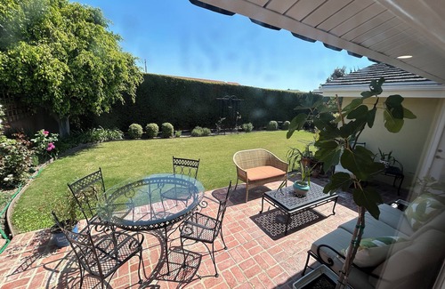 Santa Ana Heights House | Remodeled Surf City Mid Century bed/2 bath home AC, WiFi in Huntington Beach