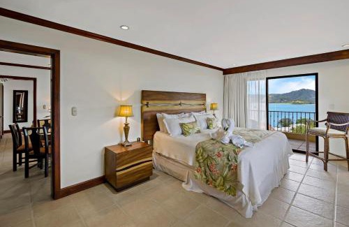 Playa Flamingo House | Elegant Flamingo Condo with Breathtaking Ocean Views