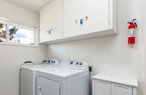 South Richland House | Remodeled Two BR With Queen Beds, WIFI and W/D!