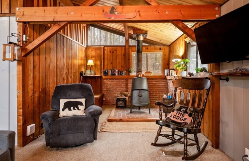 Scottsburg Cabin | Remote cabin in the woods