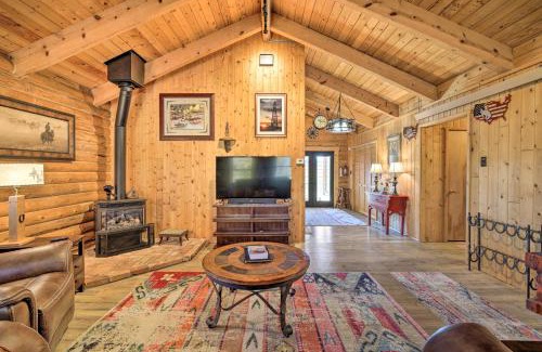 Glendo House | Charming Remote Cabin with Gas Stove Near Town - Rated 9/10