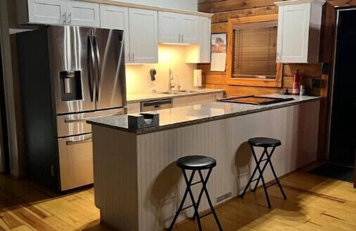 New Albany Cabin | Serene Retreat Near the City with Family & Pet Amenities