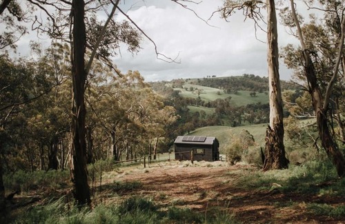 Oberon Council House | Remote Off-Grid Cabin Hidden in Nature - Hot Tub - Vera