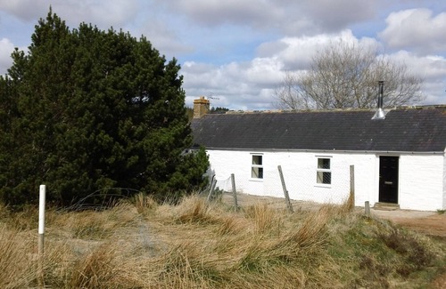 Halkirk House | Explore Pet-Friendly Wilderness in Caithness with Free Fishing