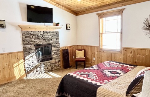 Fairview Other | Serene Ranch House on Expansive Acres in Indianola Valley