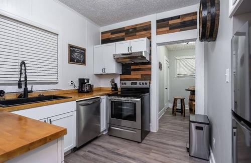 Downtown Apartment | Top-Rated 2 BR Retreat with Pet-Friendly Amenities