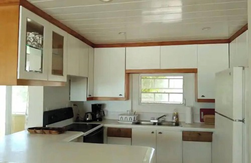 Adelaide House | Secluded Nassau Retreat: Ocean Views and Spa Relaxation