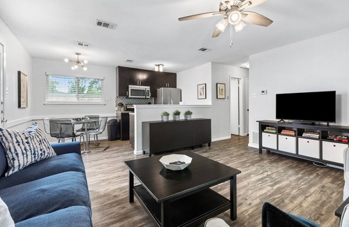 Wooten House | Exceptional Remote Work Extended Stay by AustinGetaways