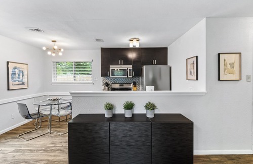 Wooten House | Exceptional Remote Work Extended Stay by AustinGetaways