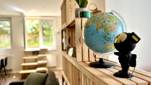 Stare Splavy Apartment | Remote Work Ready Zahradní Apartment by the Lake