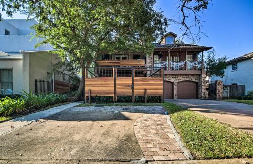 Boulevard Oaks House | Inviting Houston Home with Private Backyard & Ocean Views