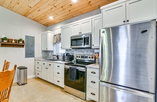 New Albany House | Remote Work-Friendly New Albany Home Near Downtown