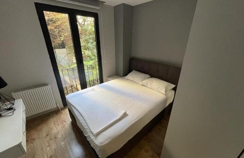 Rasimpasa Apartment | Inviting Remta Real Estate: Child-Friendly 4-Star Stay