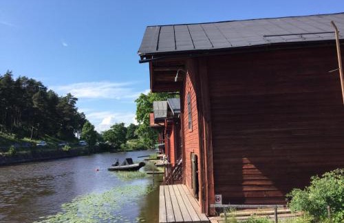 Porvoo Apartment | Experience Oceanfront Bliss at Remuganes Suite - Porvoon Linna
