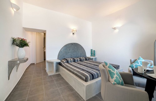 Firostefani Bed & Breakfast | Remvi Suites