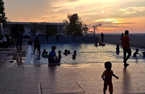 Kota Warisan Apartment | Top-Rated Family-Friendly Stay at Remy@Alanis Homestay