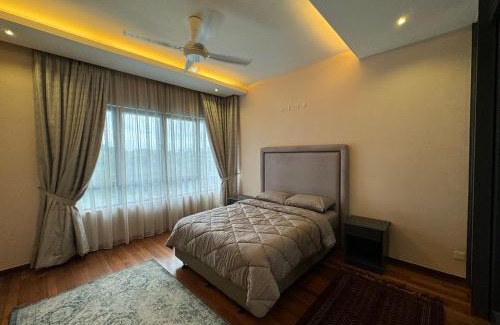 Bukit Jelutong Apartment | Escape to Renai Bukit Jelutong with Oceanfront Bliss
