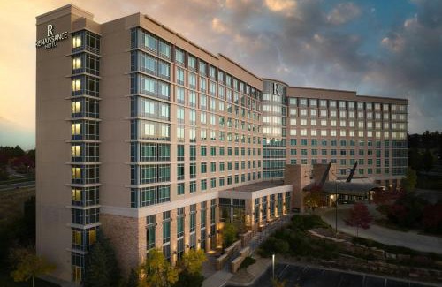 Broomfield Hotel | Inviting Renaissance Boulder Flatiron Hotel with Pool & Views