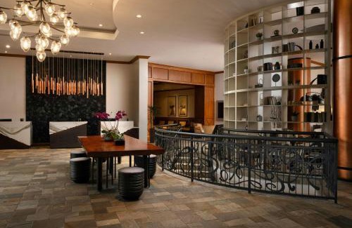 Broomfield Hotel | Inviting Renaissance Boulder Flatiron Hotel with Pool & Views