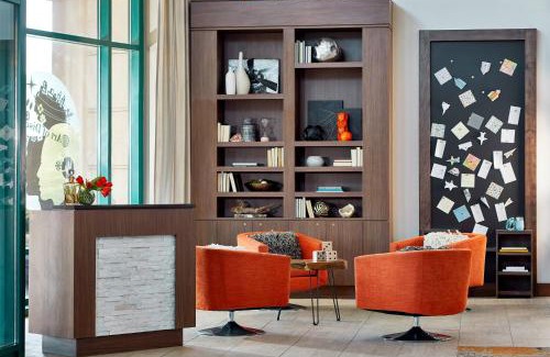 Glenview Hotel | Experience Renaissance Chicago Glenview Suites Hotel Today