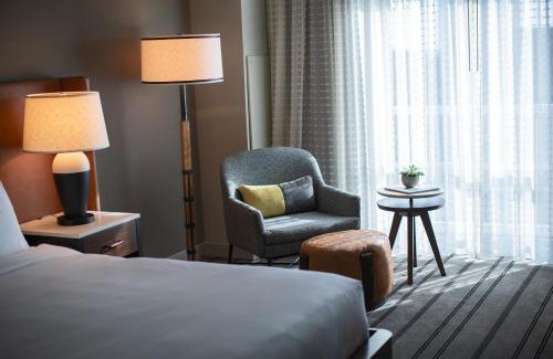 Richardson Hotel | Inviting Renaissance Dallas Richardson Hotel with Pool Access