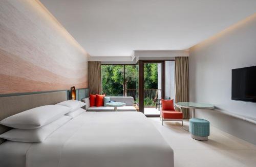 Mai Khao Resort | Relaxing Renaissance Phuket Resort & Spa with Ocean Views