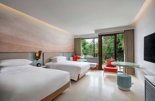 Mai Khao Resort | Indulge at Renaissance Phuket Resort & Spa: 5-Star Retreat
