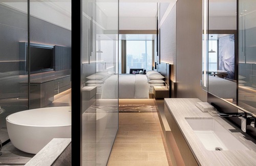 Futian CBD Hotel | Experience Comfort at Renaissance Shenzhen Bay Hotel