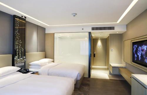 Luohu Hotel | Discover Renaissance Shenzhen Luohu Hotel: 5-Star Retreat