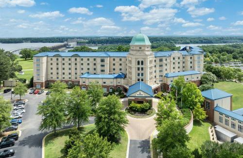 East Florence Hotel | Relax at Marriott Shoals Hotel & Spa with Oceanfront Views