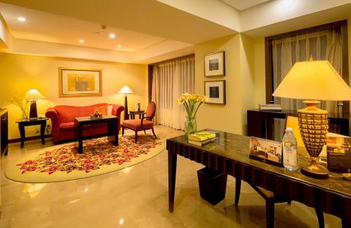 Tanggu Hotel | Elegant Renaissance Tianjin TEDA Convention Centre Hotel