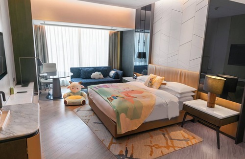 Yanta Qu Hotel | Discover Renaissance Xi'an Hotel: Rated 9.4/10 with Spa & Pool