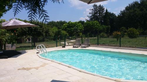 Cheval-Blanc Apartment | Relaxing Luberon Gite with Private Pool & Scenic Views