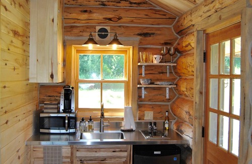 Roberts Cabin | Pet-Friendly Rendezvous Cabin @ Paris Montana® - Top Rated!