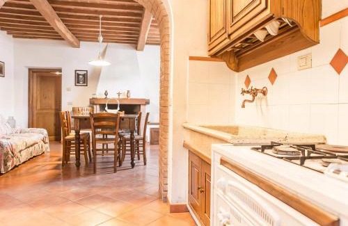 Piancastagnaio House | Cozy Renee House: Pet & Child Friendly Getaway