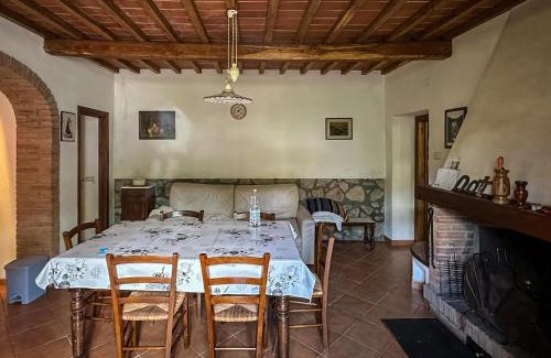 Piancastagnaio House | Cozy Renee House: Pet & Child Friendly Getaway