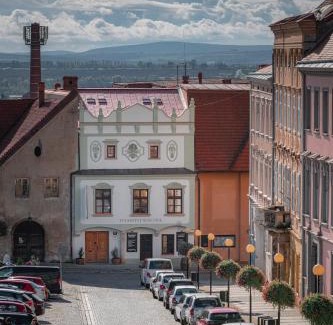 Znojmo Apartment | Discover the Elegance of the Renesanční Vinařský Dům