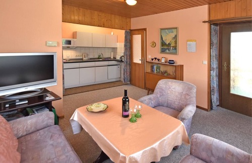 Grossbreitenbach House | Cozy Holiday Home Near Schwarza Valley with Breakfast