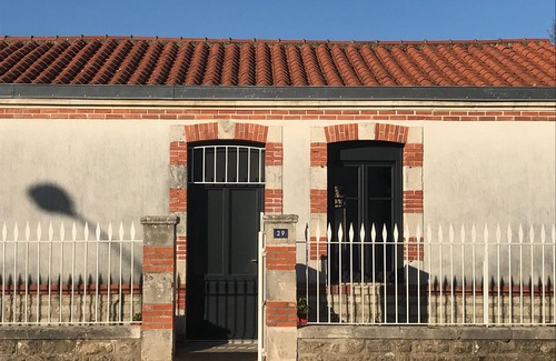 La Garnache Cottage | Gite La Garnache: Family Retreat with Pool & Spa