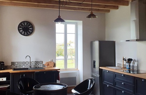 Cindre Cottage | Gite Cindré: Family Retreat with Spa & 10/10 Guest Rating