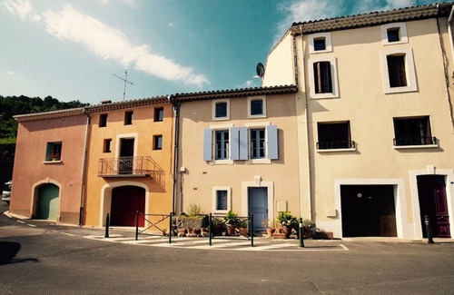 Cessenon-sur-Orb House | Exceptional 19th Century Home: Walk to River & Shops